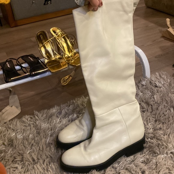 Zara Off White Color Boots - Picture 2 of 3
